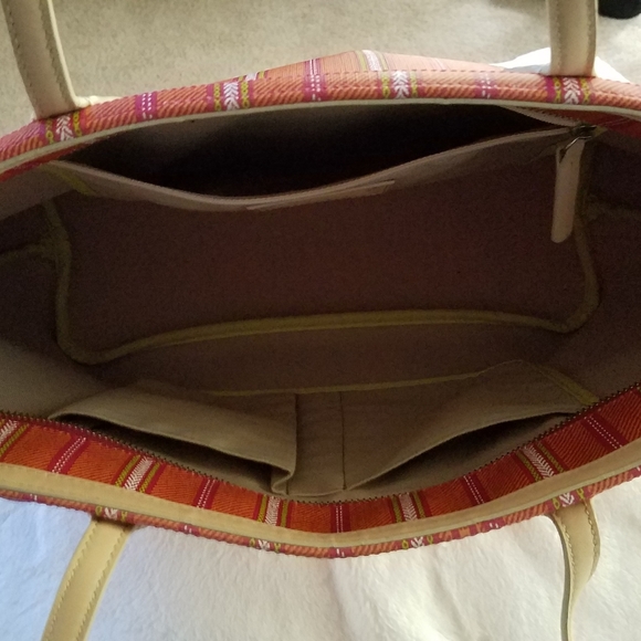 Handbag - Picture 8 of 11